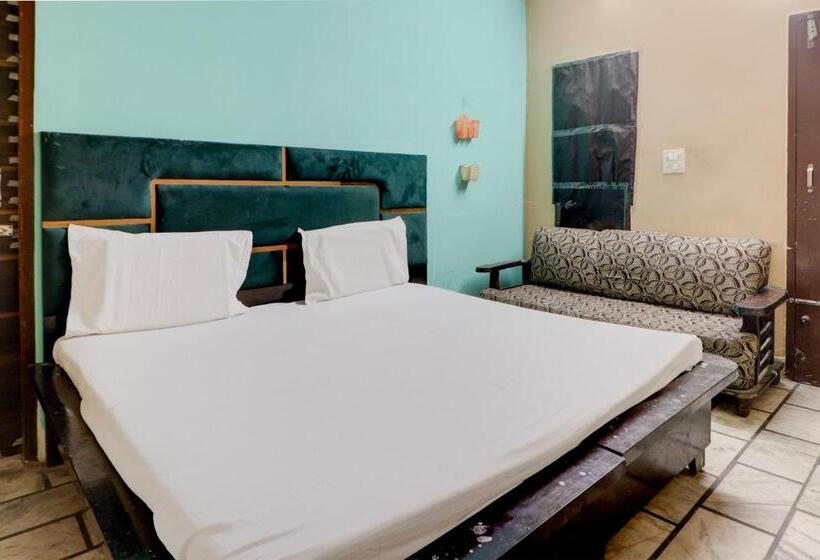 اتاق کلاسیک سه تخته, Oyo 822174 Sansaar