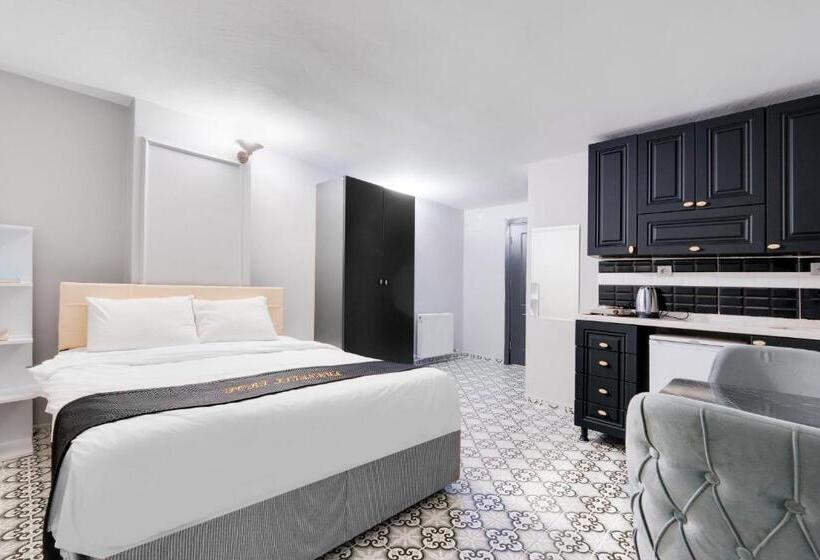 Ekonomik Oda, Portist