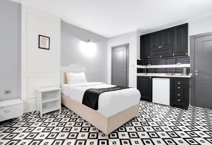 Üç Kişilik Standart Oda, Portist