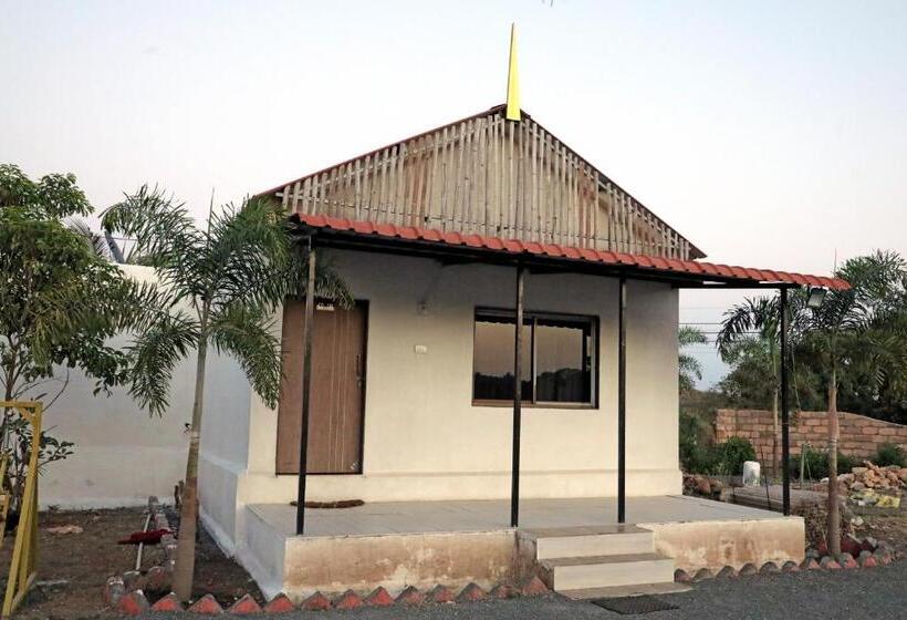 デラックスルーム, The Gir Polo Club