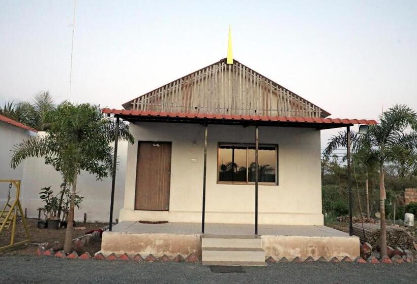 デラックスルーム, The Gir Polo Club