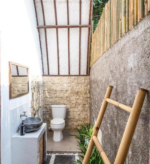 庭の見えるスタンダードトリプルルーム, Villa Bagus