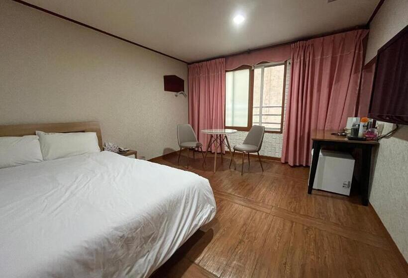 חדר סטנדרט, Oreum Motel