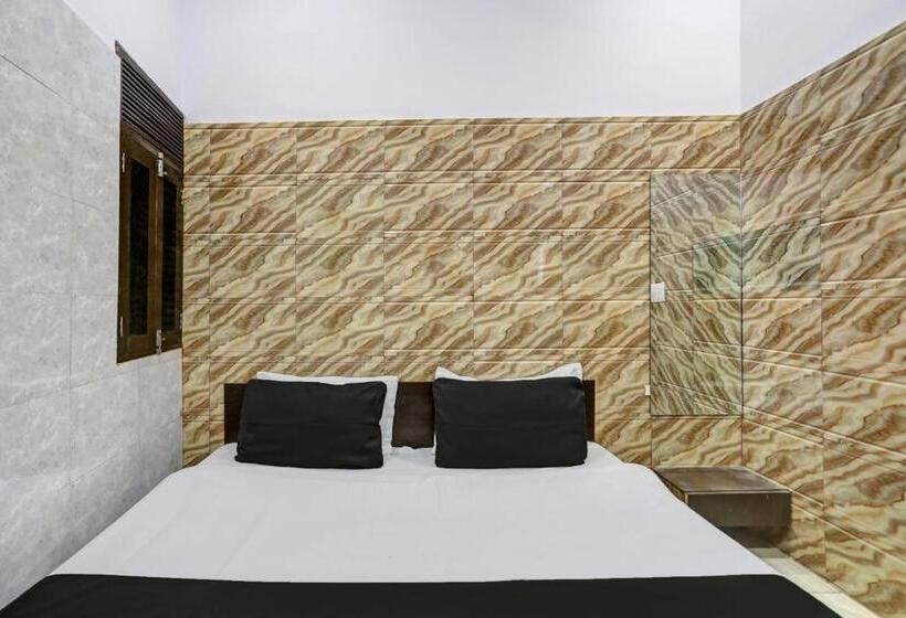 חדר קלאסי לשלושה, Oyo Hotel Girdhar