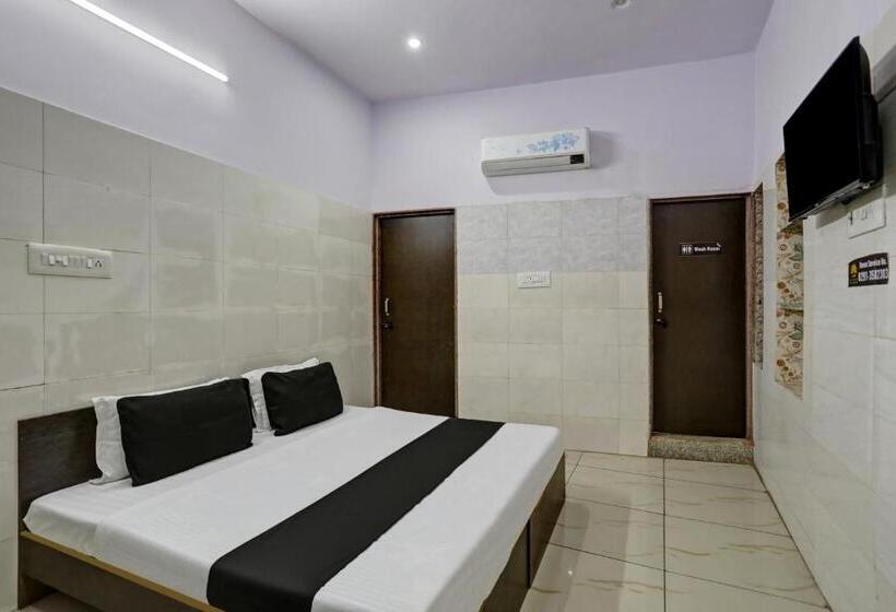 חדר קלאסי לשלושה, Oyo Hotel Girdhar