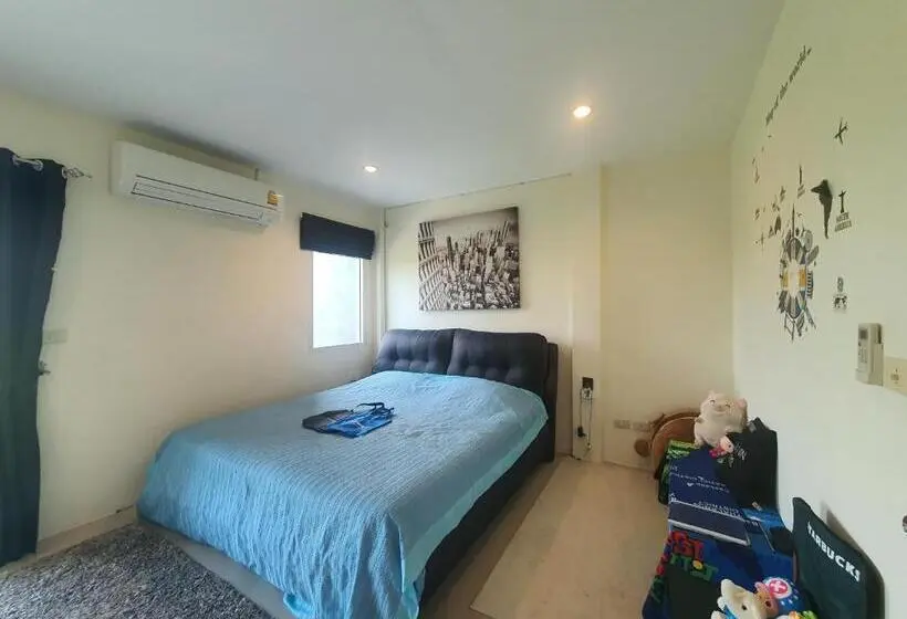 キングサイズベッドのデラックスルーム, Tawatchai House Phuket