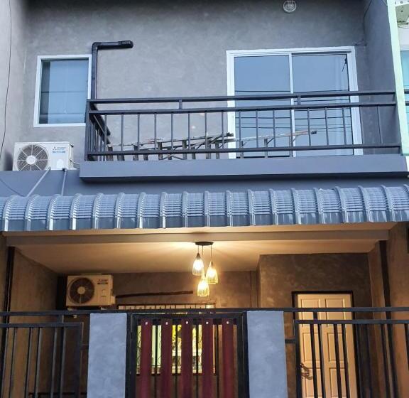 غرفة قياسية سرير كينج, Tawatchai House Phuket