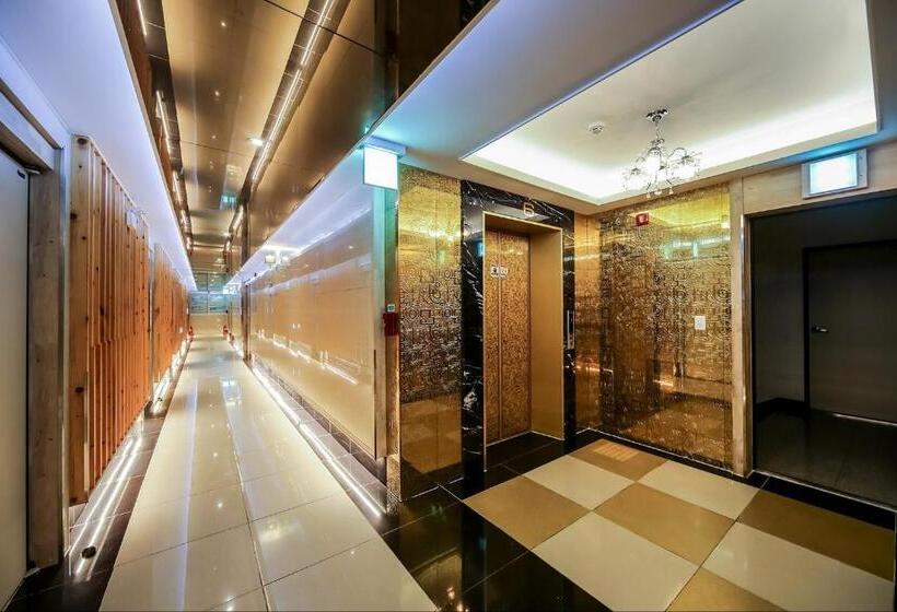 스위트, Star Motel