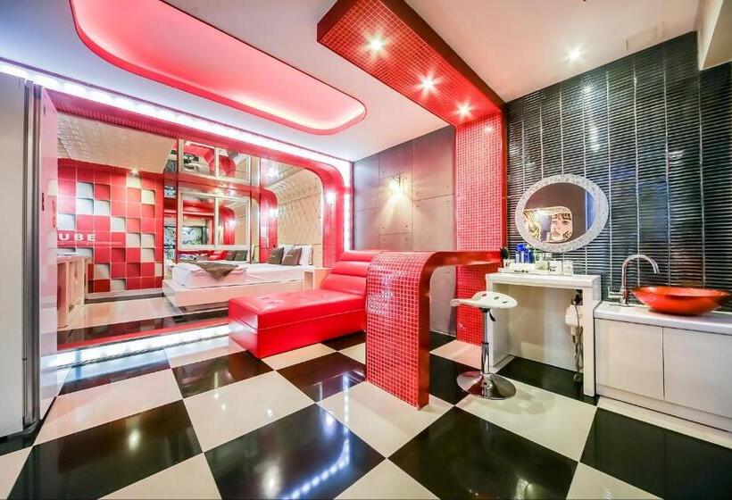 스위트, Star Motel