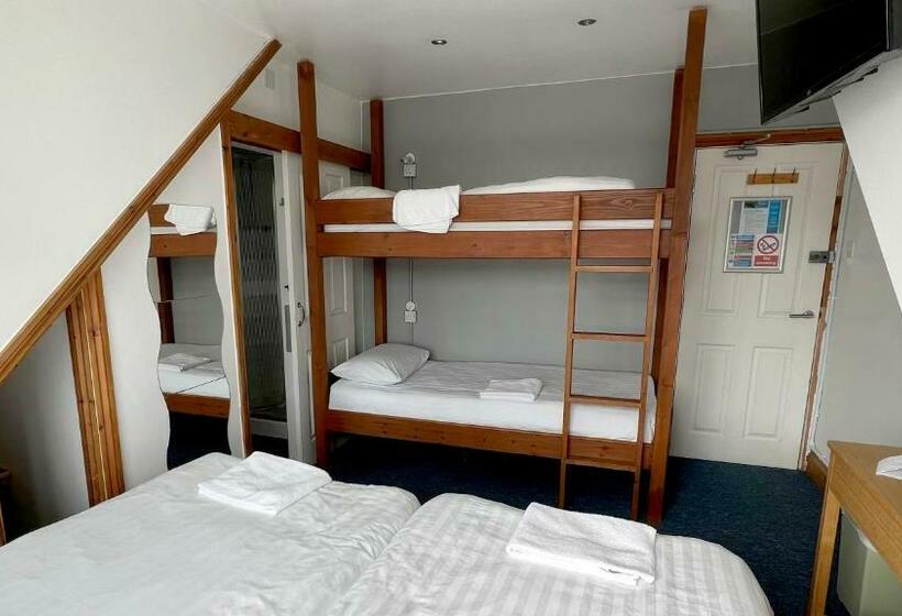 Четырехместный Номер Стандарт, Town Lodge