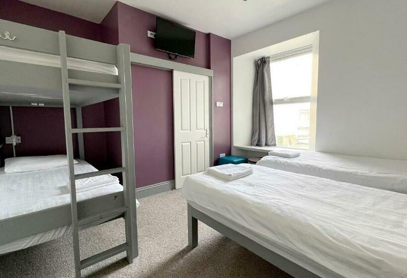 Четырехместный Номер Стандарт, Town Lodge
