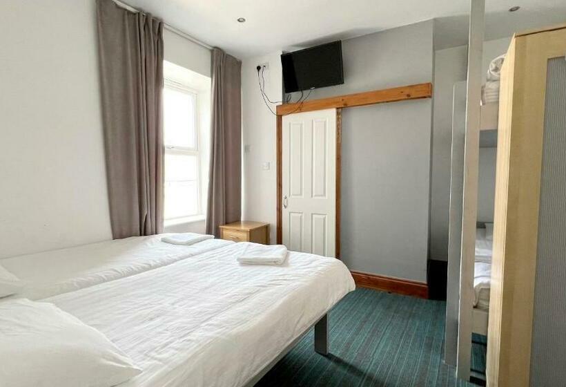 Четырехместный Номер Стандарт, Town Lodge