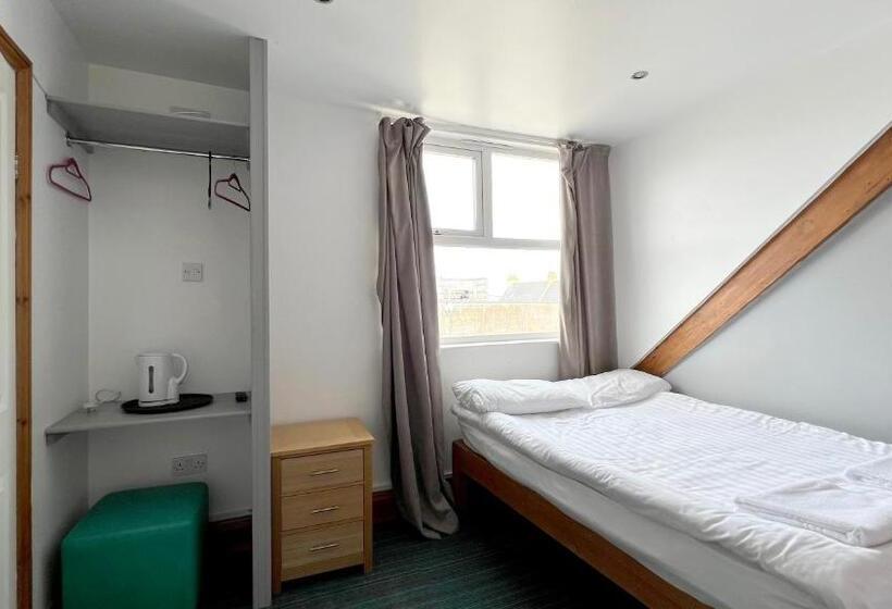 חדר סטנדרט לארבעה, Town Lodge