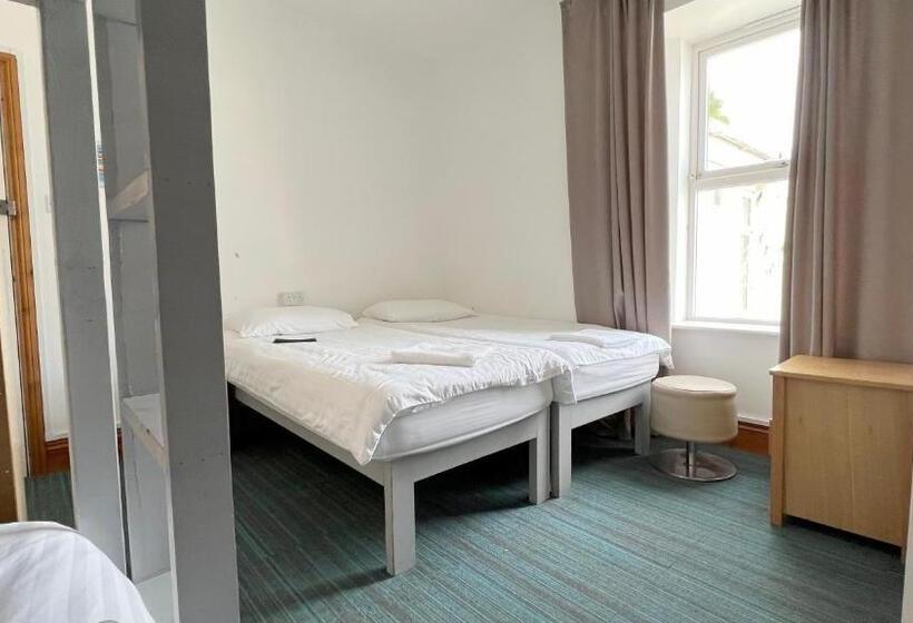 Четырехместный Номер Стандарт, Town Lodge