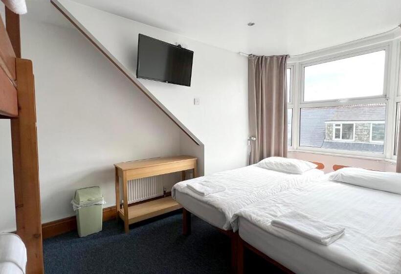 Четырехместный Номер Стандарт, Town Lodge