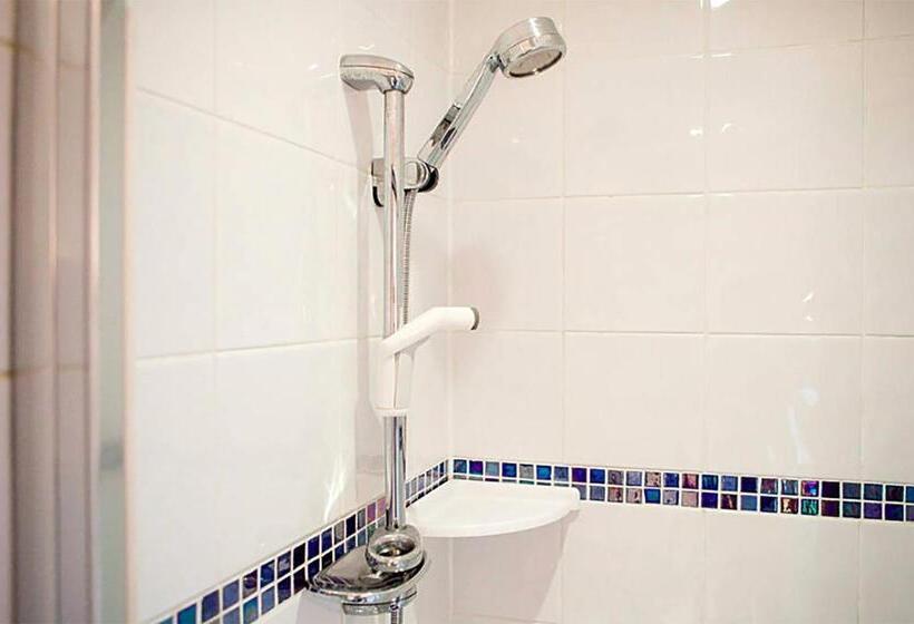 Семейный Номер, Town Lodge