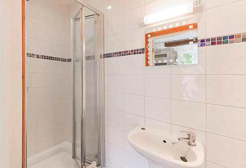 Семейный Номер, Town Lodge