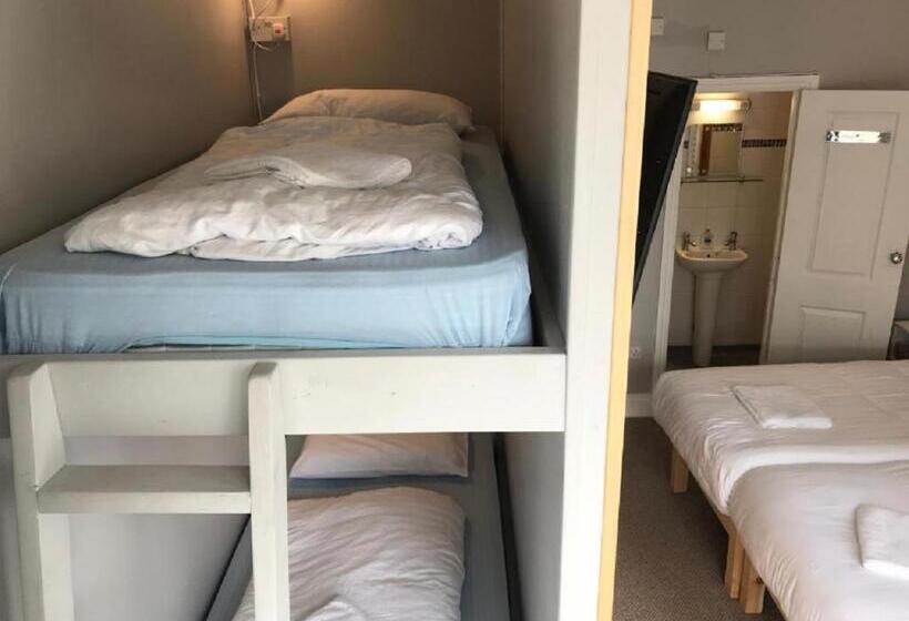 Семейный Номер, Town Lodge