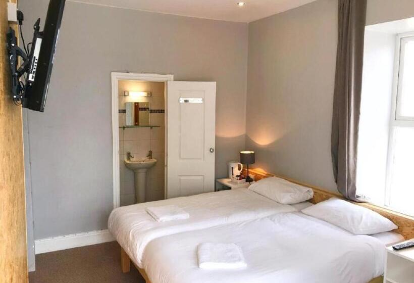 Семейный Номер, Town Lodge