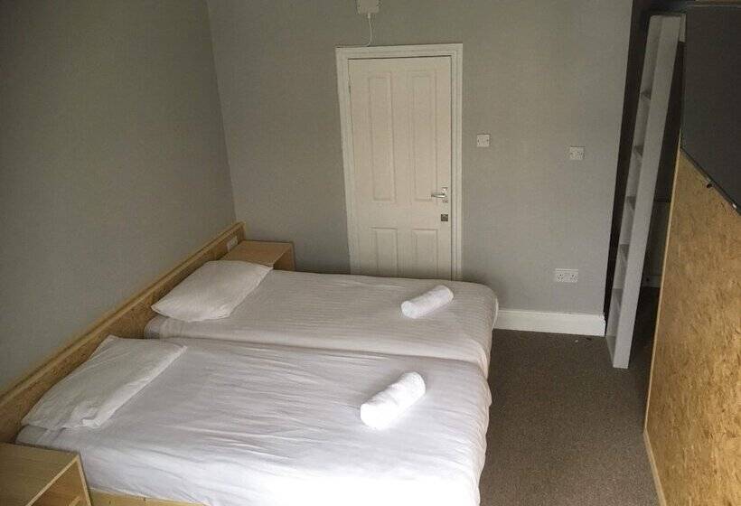 Семейный Номер, Town Lodge