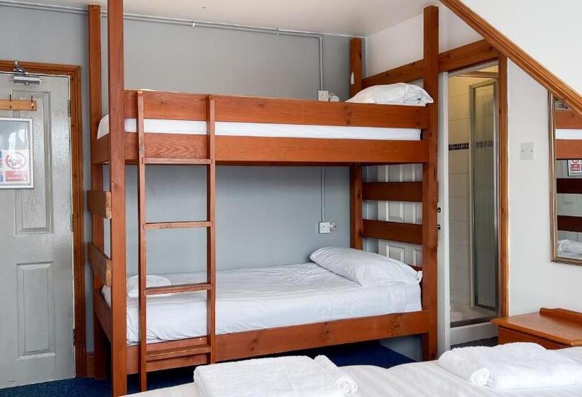 Четырехместный Номер Стандарт, Town Lodge