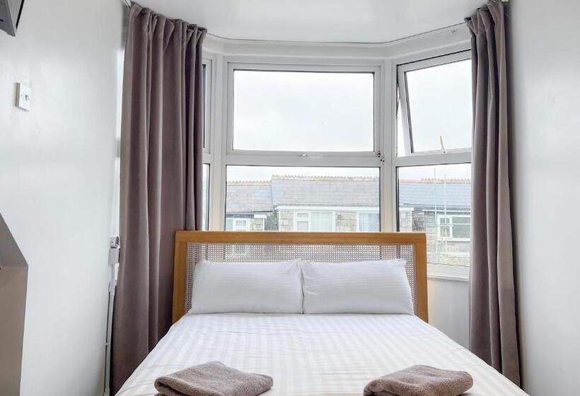 Четырехместный Номер Стандарт, Town Lodge