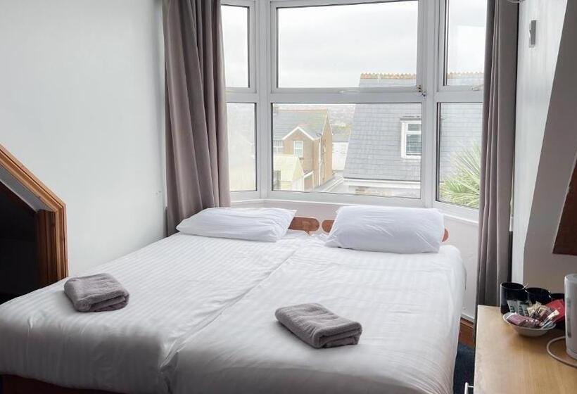 Четырехместный Номер Стандарт, Town Lodge