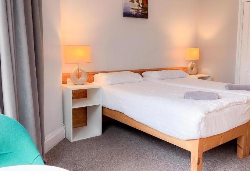 Семейный Номер, Town Lodge