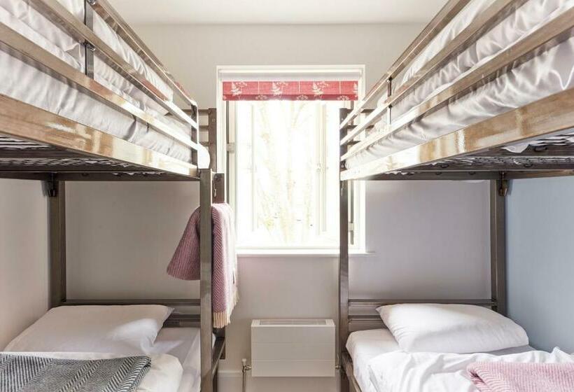 חדר משפחתי, The Barrel Store Cirencester