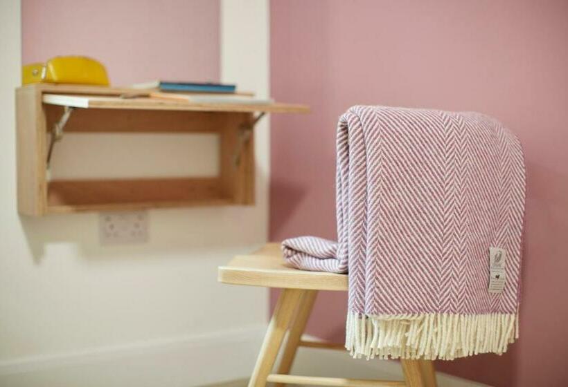 חדר אקונומי יחיד, The Barrel Store Cirencester