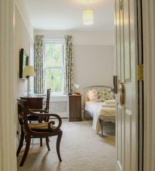 スタンダードシングルルーム, Claridge House
