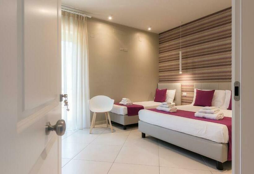 غرفة قياسية ثلاثية مطلة علي الحديقة, Bed And Breakfast Marlè