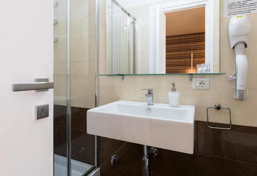 غرفة قياسية ثلاثية مطلة علي الحديقة, Bed And Breakfast Marlè