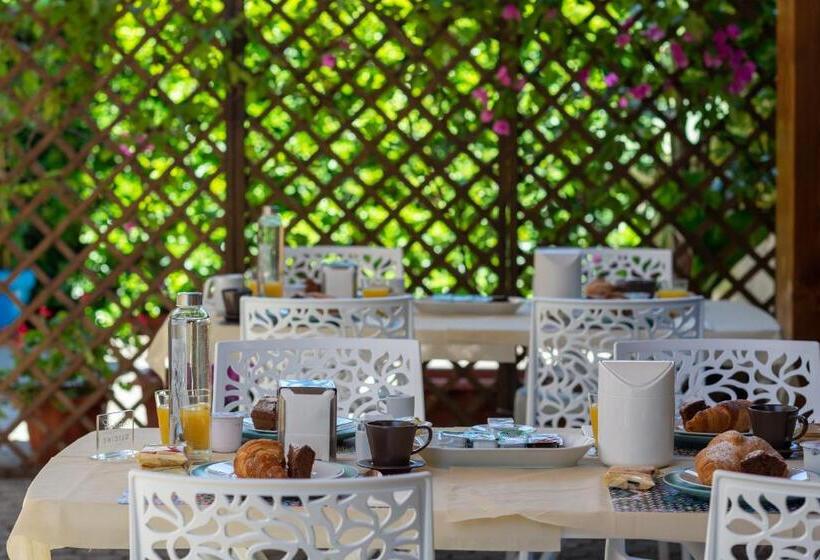 Трехместный Номер Стандарт Вид на Сад, Bed And Breakfast Marlè