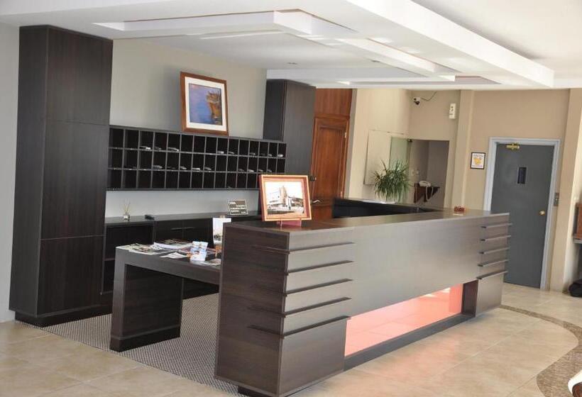 غرفة قياسية ثلاثية, Bulevar