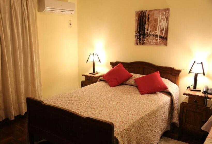 غرفة قياسية ثلاثية, Bulevar