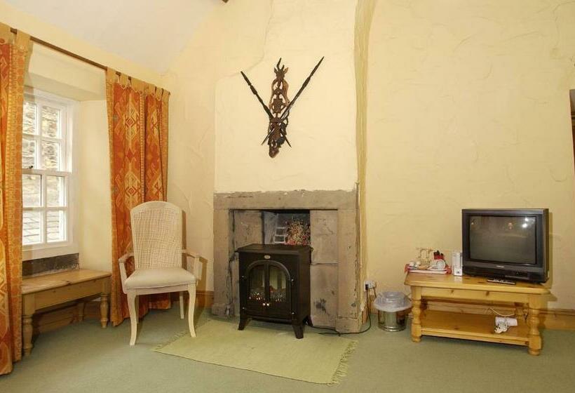 جناح مزود بجاكوزى, Centre Of Britain