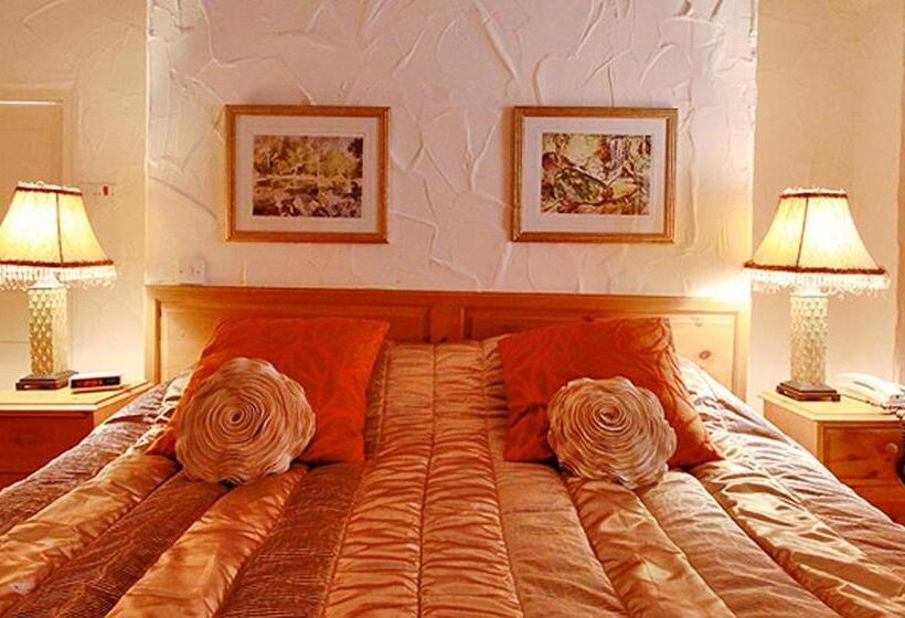 جناح مزود بجاكوزى, Centre Of Britain