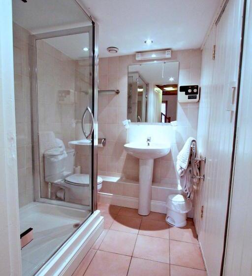 غرفة قياسية, Centre Of Britain