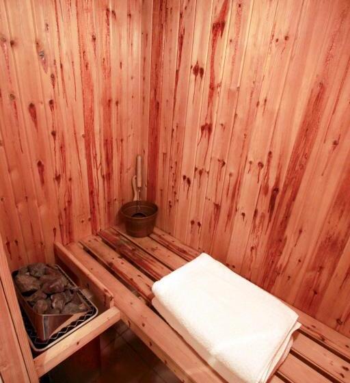 غرفة قياسية, Centre Of Britain