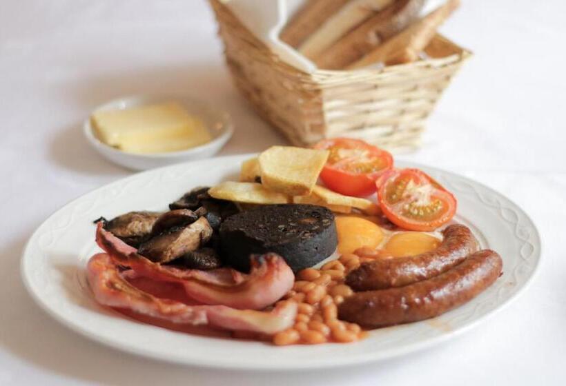 غرفة قياسية مزوَّدة بجاكوزي, Centre Of Britain