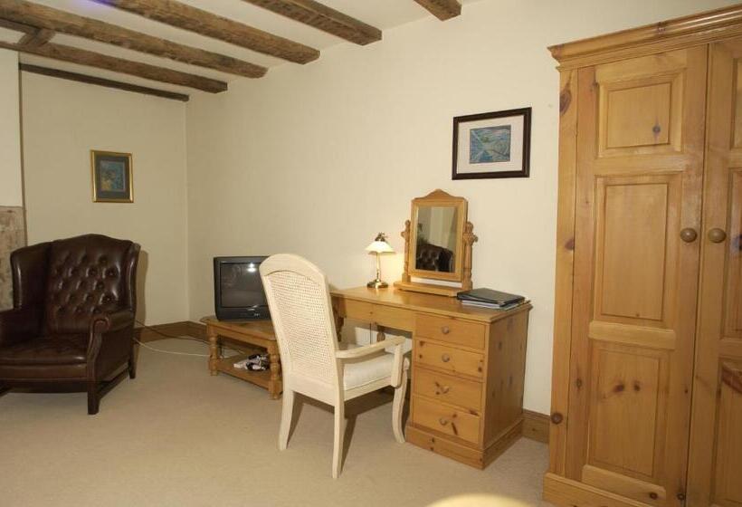 غرفة قياسية مزوَّدة بجاكوزي, Centre Of Britain