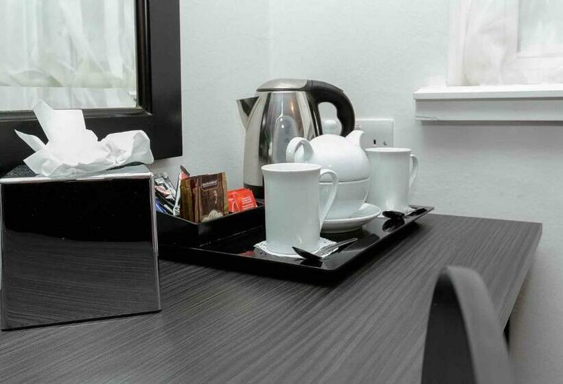 ベーシックルーム, Croft Court