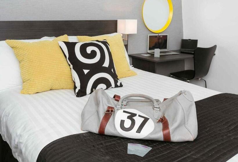 スタンダードルーム, Croft Court