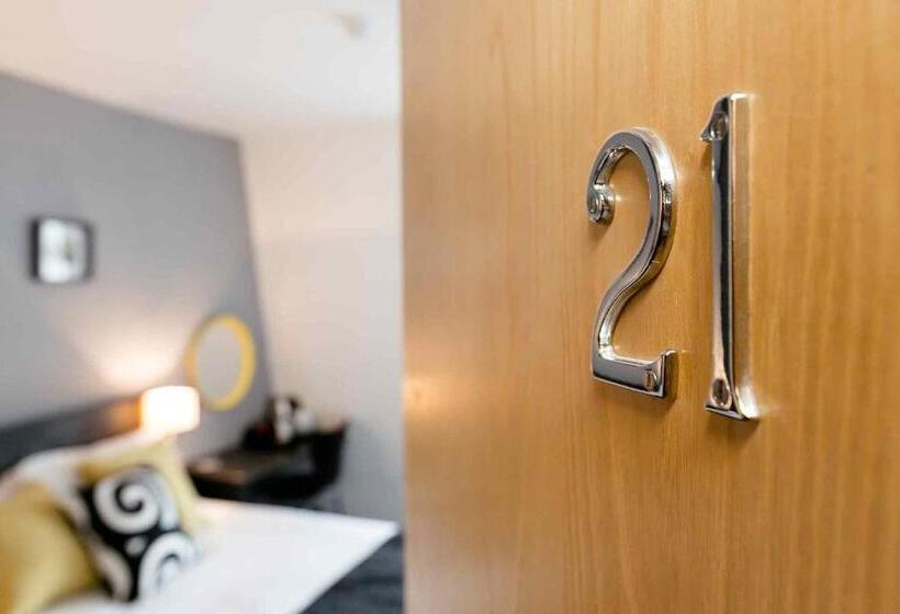 スタンダードルーム, Croft Court