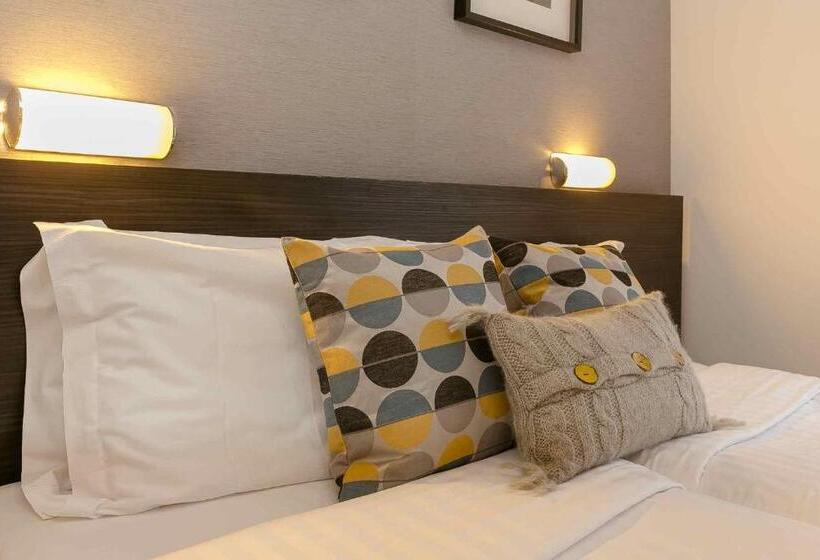 スタンダードルーム, Croft Court