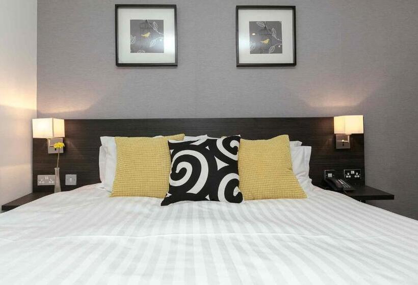 庭の見えるスタンダードトリプルルーム, Croft Court