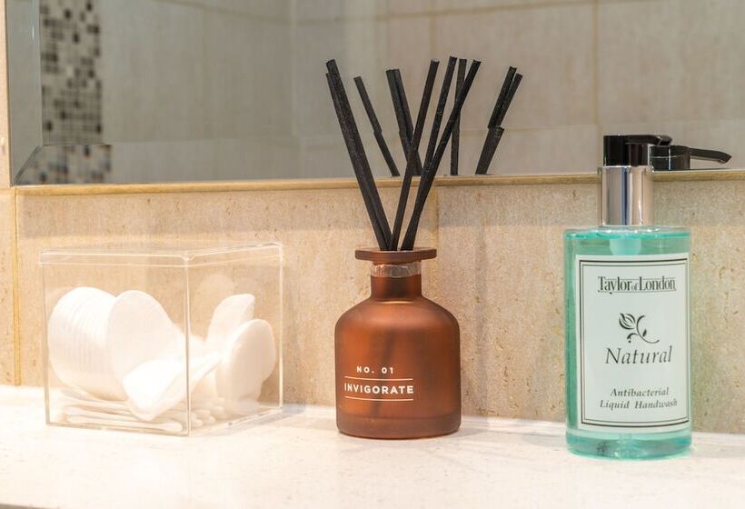 スタンダードトリプルルーム, Croft Court