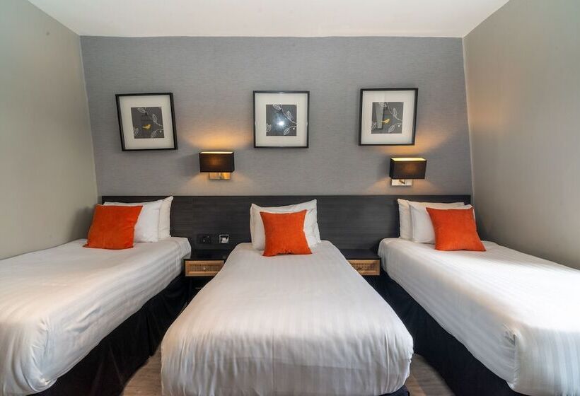 スタンダードトリプルルーム, Croft Court