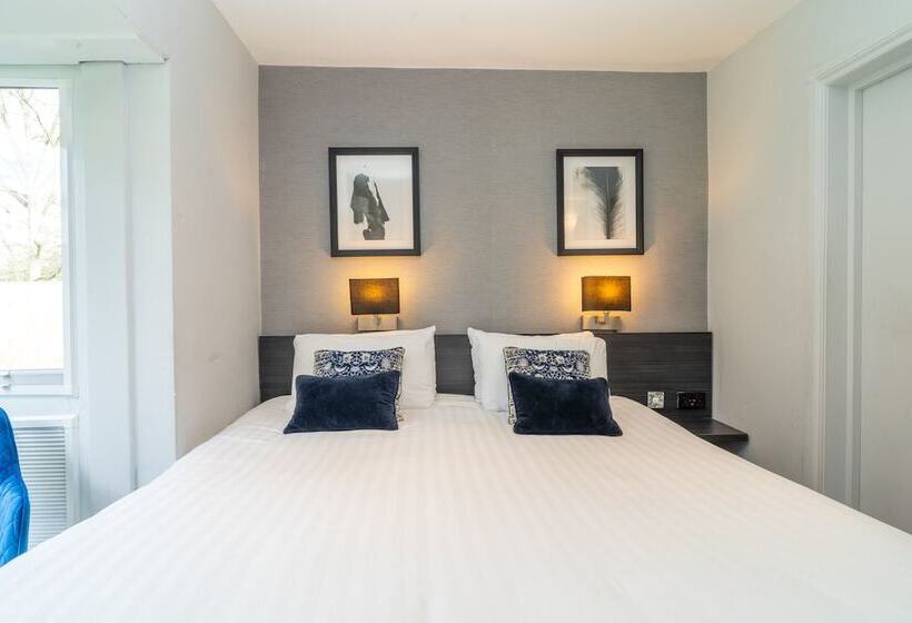 庭の見えるスタンダードトリプルルーム, Croft Court